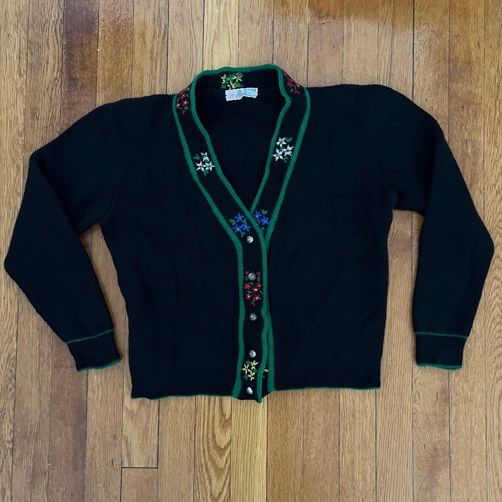 Excellent condition vintage 100% wool cardigan from Germany, very cottage core